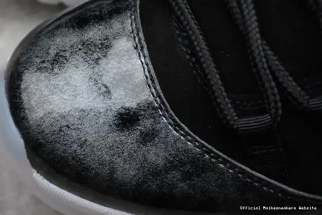 Official Maikesneakers 